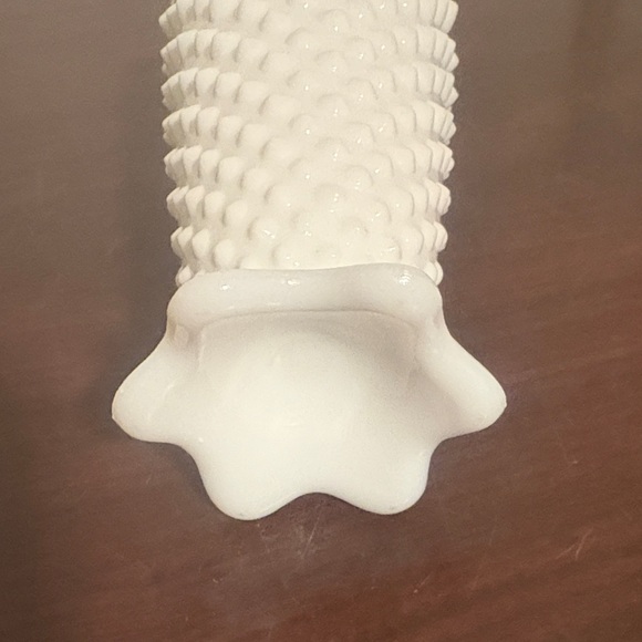 Fenton White Hobnail Vase - Picture 5 of 10